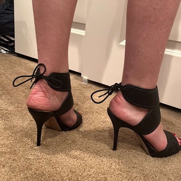 Jessica Simpson Black Heels - Picture 8 of 8